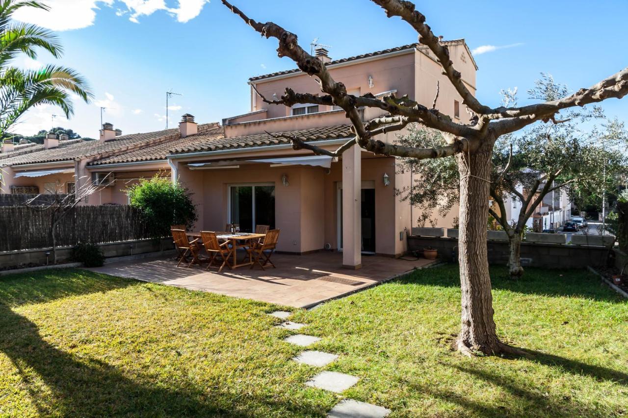 הוילה L' Escala Casa Con Jardin-Wifi Free מראה חיצוני תמונה